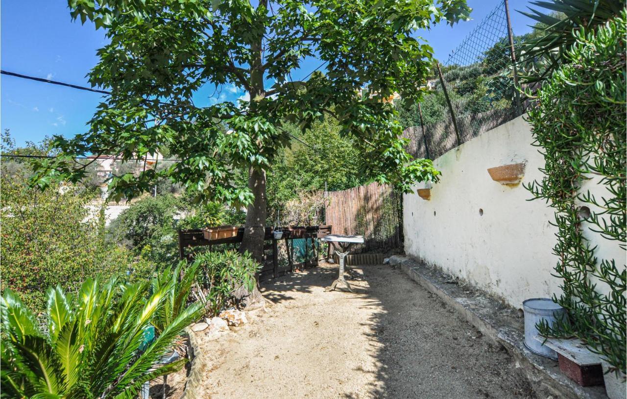 1 Bedroom Lovely Home In مينتون المظهر الخارجي الصورة